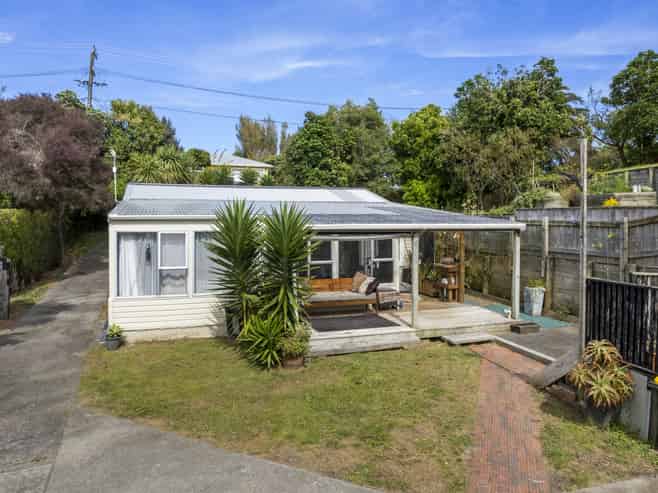 17 Ngaio Road, Raumati Beach