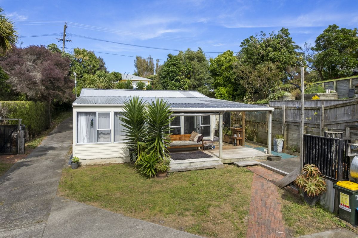 Hidden Coastal Opportunity with Bonus Studio - Ansicht 2