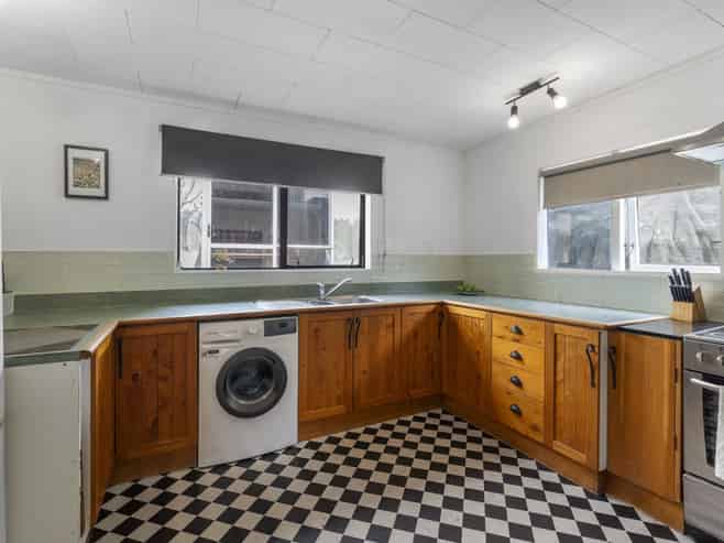 17 Ngaio Road, Raumati Beach