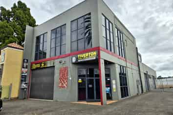 West Coast Road profile | office + apartment