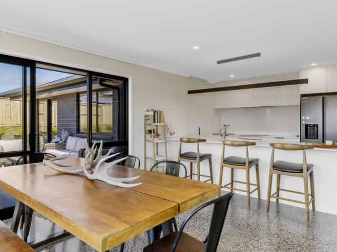 48 Maunganamu Drive, Wharewaka