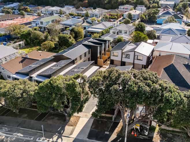 10/152 The Parade, Island Bay