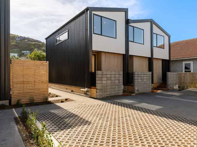 10/152 The Parade, Island Bay