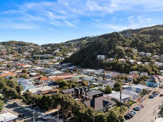 10/152 The Parade, Island Bay