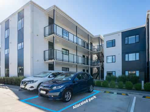 G04/17 Vialou Street, Hamilton Central