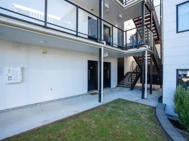 G04/17 Vialou Street, Hamilton Central