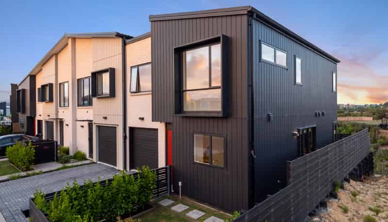 13 Te Ara Tu Para, Albany