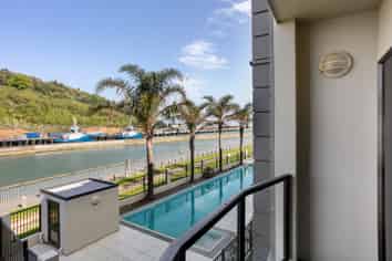 210/2 Reads Quay, Gisborne