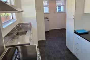 36 Colson Street, Avalon