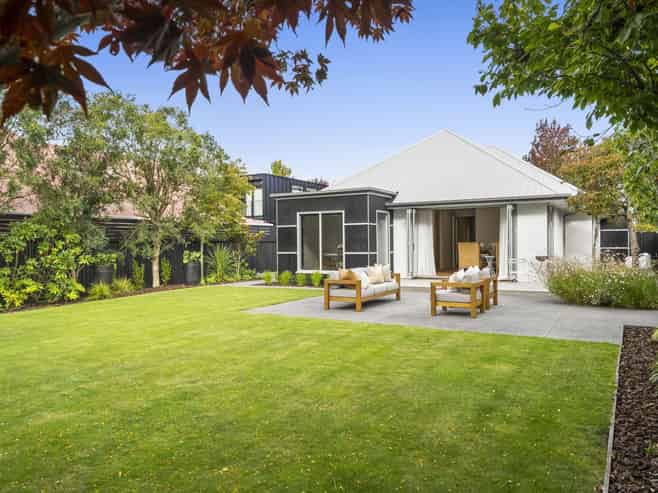 97 Tomes Road, Saint Albans