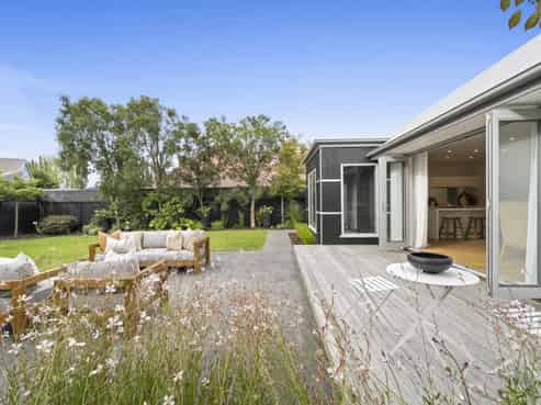 97 Tomes Road, Saint Albans