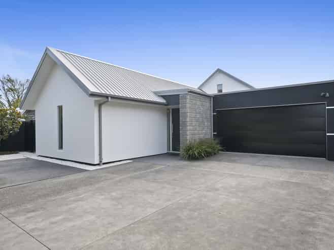 97 Tomes Road, Saint Albans