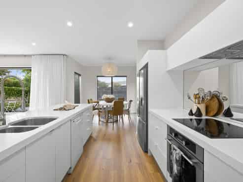 97 Tomes Road, Saint Albans