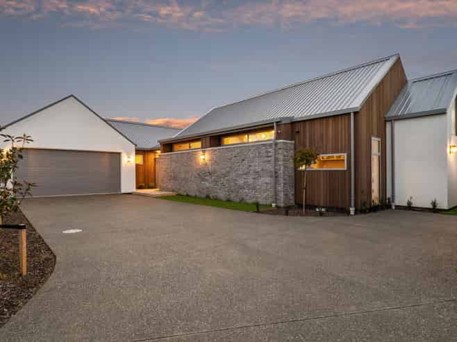 30 Frank Ernest Crescent, Prebbleton