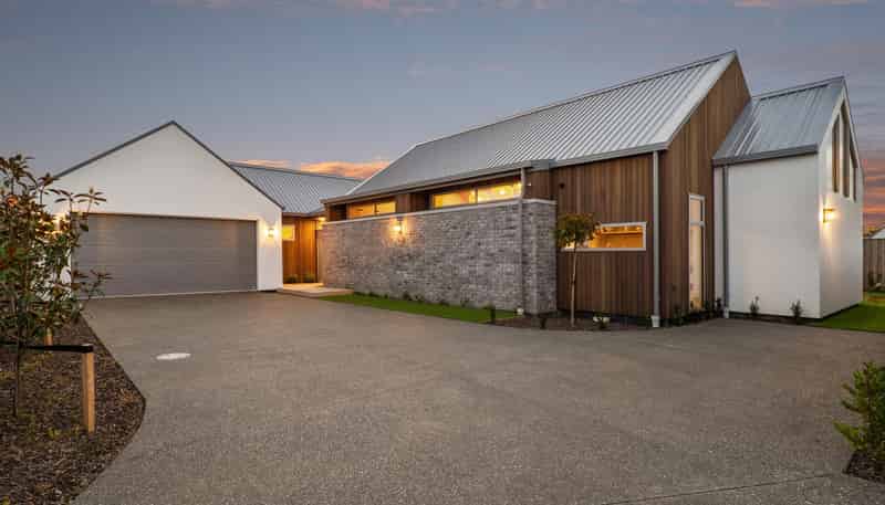 30 Frank Ernest Crescent, Prebbleton