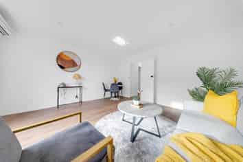 3B Kelvyn Grove, Hillpark