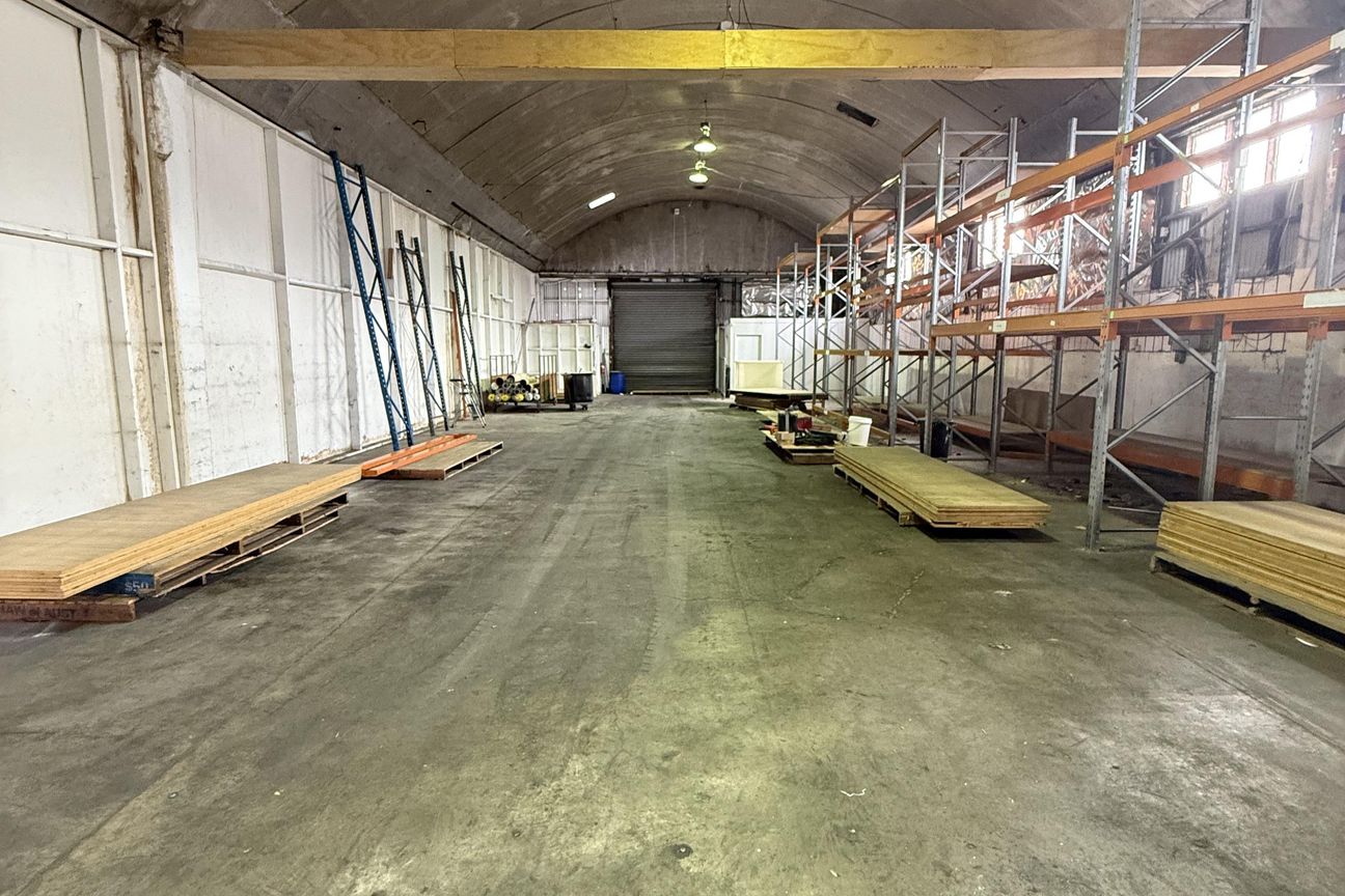 Otahuhu Warehouse - 396sqm Available Now - Bild 3