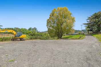 411 Pine Valley Road, Dairy Flat