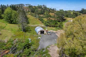 411 Pine Valley Road, Dairy Flat