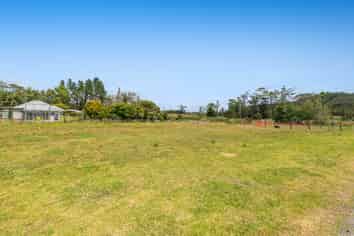 411 Pine Valley Road, Dairy Flat