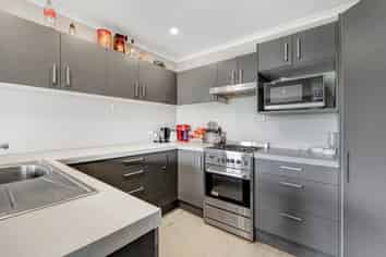 411 Pine Valley Road, Dairy Flat