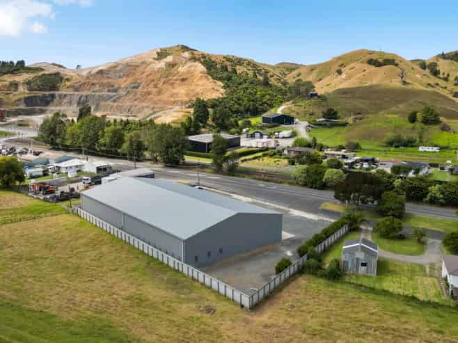 Industrial Warehouse With Secure Yard