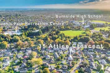 35 Attlee Crescent, BRYNDWR