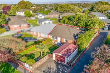 35 Attlee Crescent, BRYNDWR