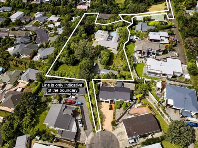 10 Hillview Crescent, Paparangi