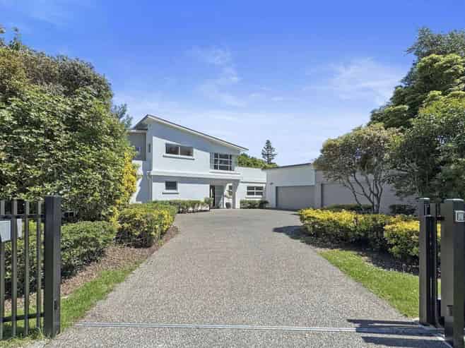 33 Oak Manor Drive, Albany