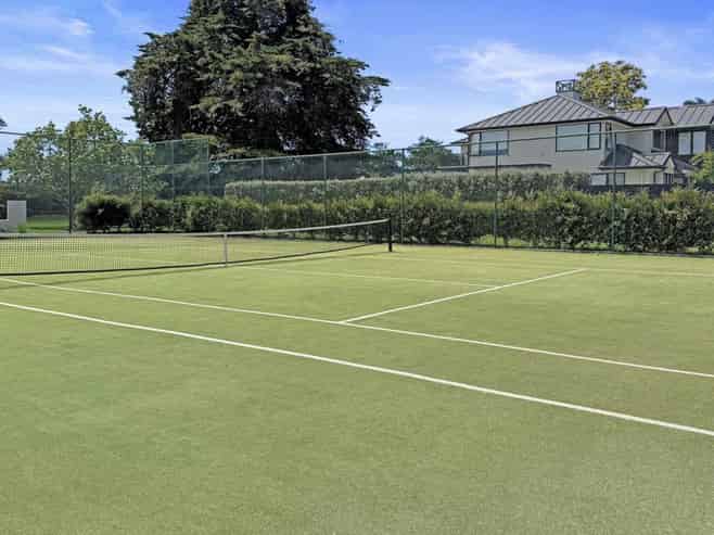 33 Oak Manor Drive, Albany