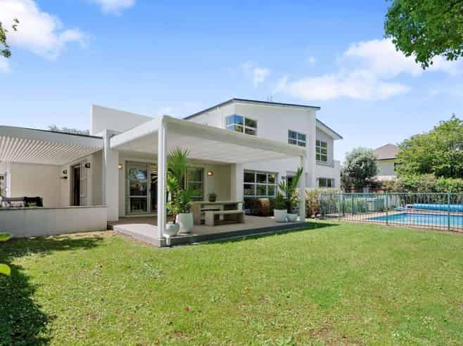 33 Oak Manor Drive, Albany