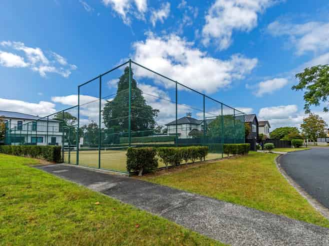 33 Oak Manor Drive, Albany