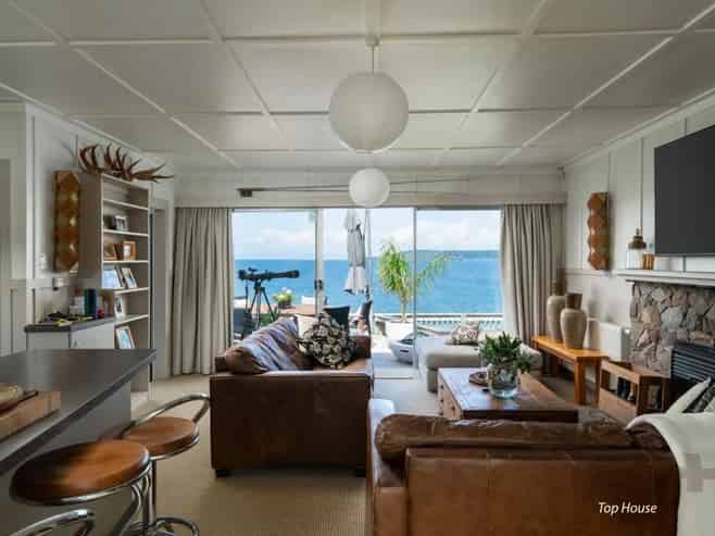 171 Lake Terrace, Hilltop