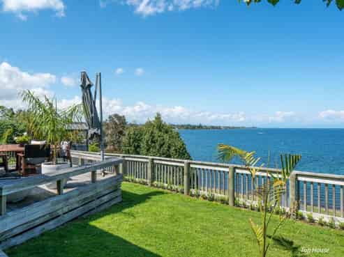 171 Lake Terrace, Hilltop