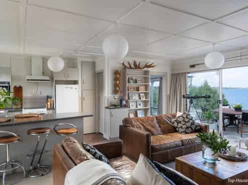 171 Lake Terrace, Hilltop