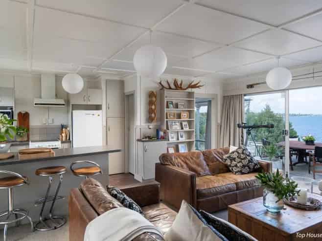 171 Lake Terrace, Hilltop