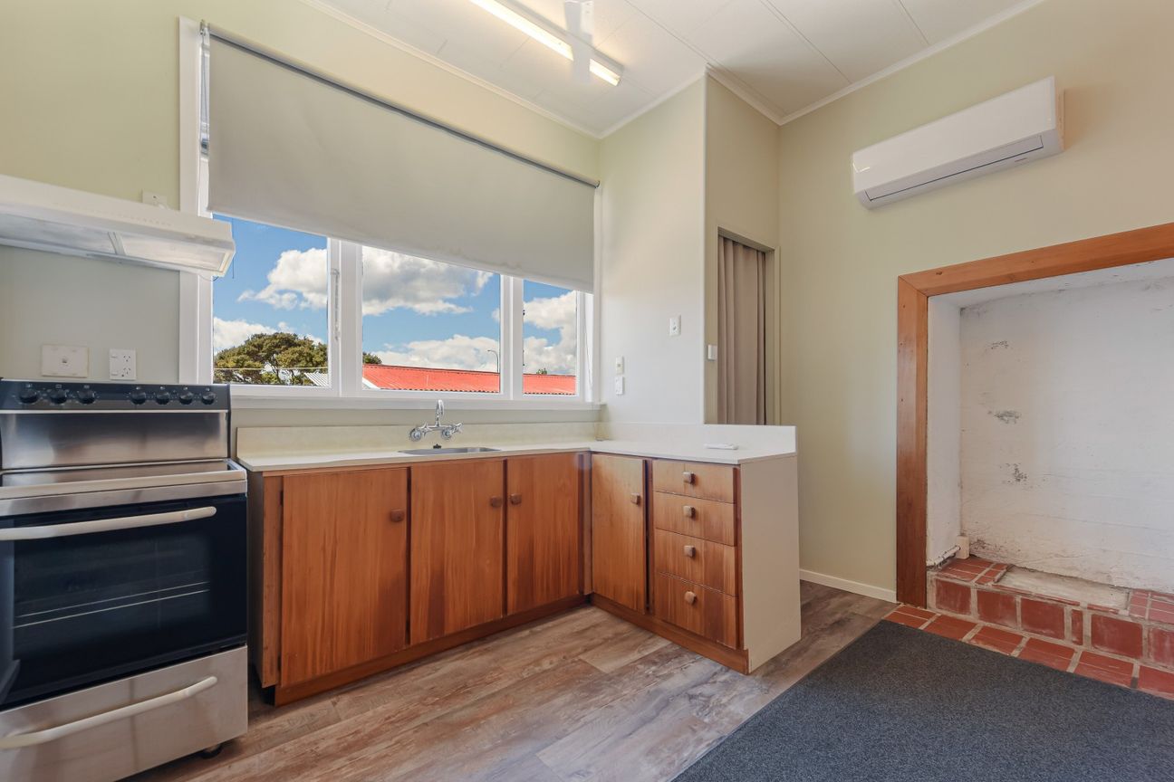 Pa-fect Opportunity! Two Flats, One Building! - Más