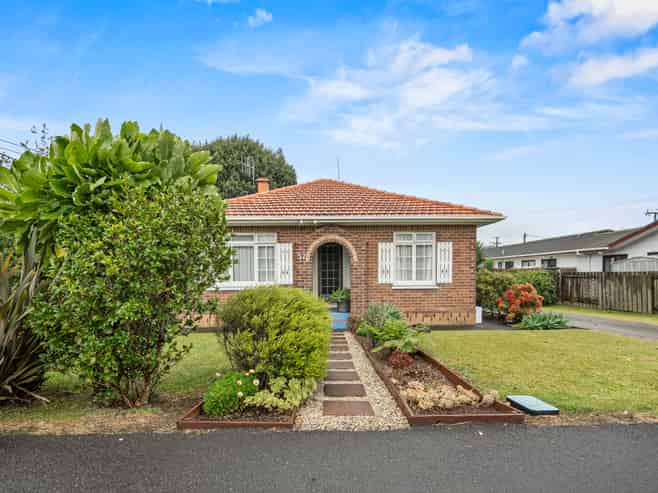 57 Kamo Road, Regent