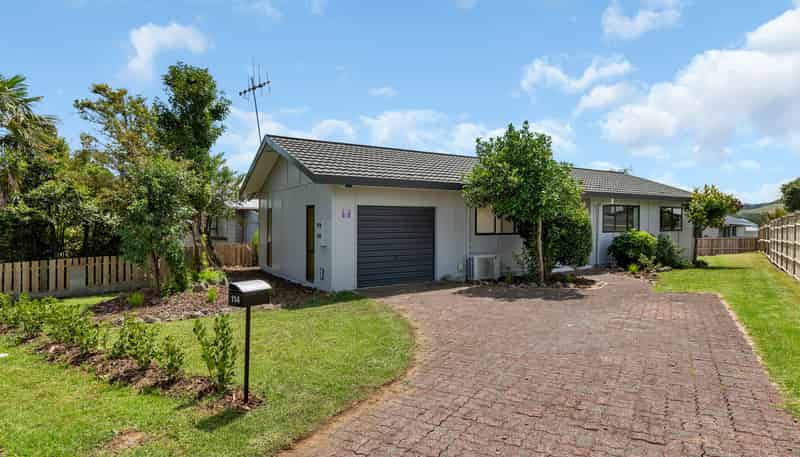 114 Paramount Parade, Tikipunga