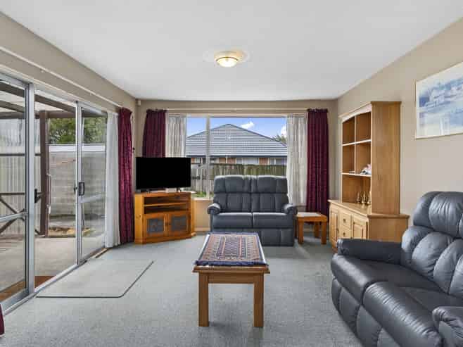 4/15 Division Street, Riccarton