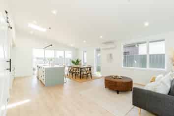 94 Pelorus Avenue, Poraiti