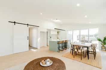 94 Pelorus Avenue, Poraiti