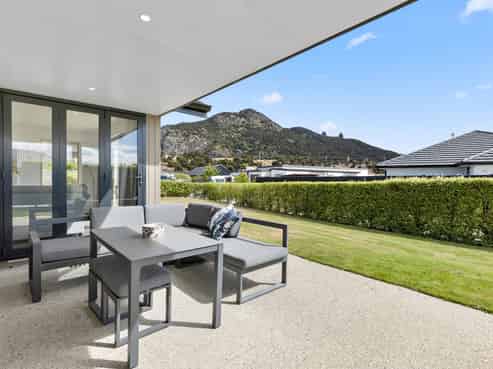 27 Marbleleaf Lane, Albert Town