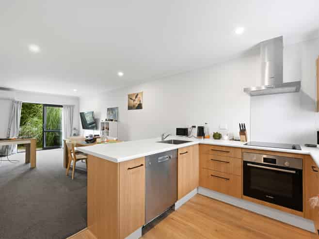 2/13 Palmerston Street, Hamilton Central