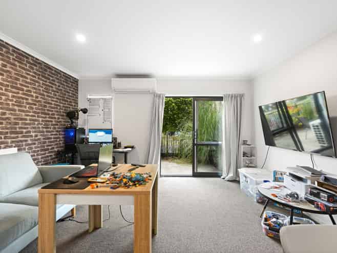 2/13 Palmerston Street, Hamilton Central