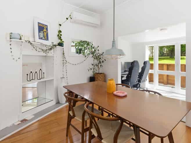 8 Anzac Road, Morningside