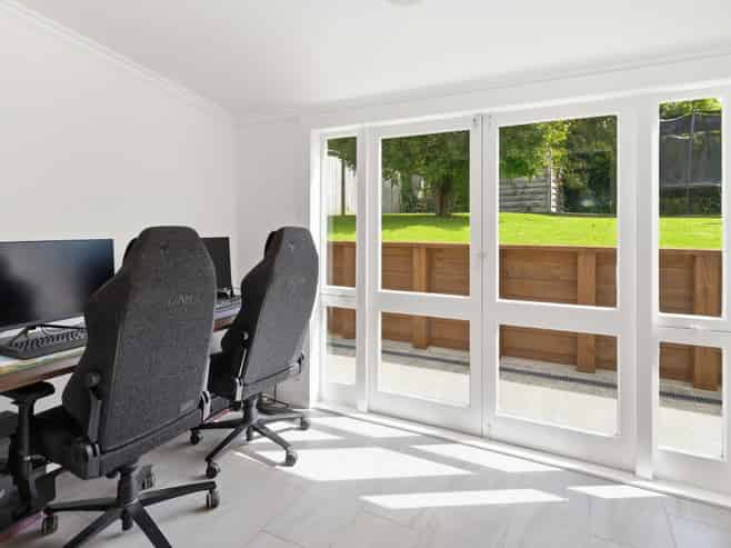 8 Anzac Road, Morningside