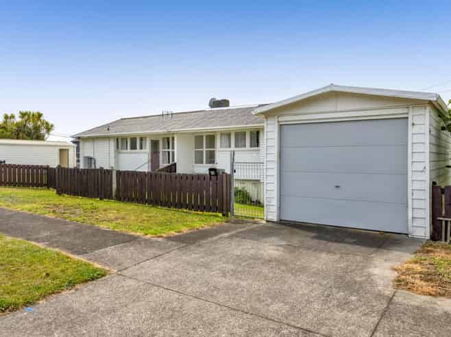 72 And 74 Banks Street, Marfell