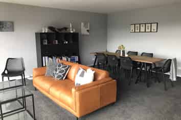 First Floo/39a Mantell Street, Seatoun